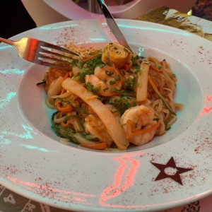 Pad Thai de mariscos 