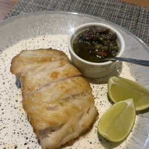 Pesca del día, salsa bilbaina /curry rojo y coco/mediterránea