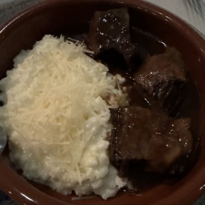 Short Ribs, salsa de Malta y Risotto Parmesano