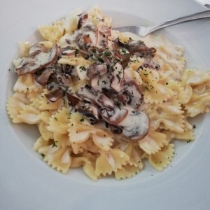 Farfalle funghi al tartufo