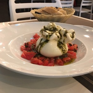 Antipasti - Burrata