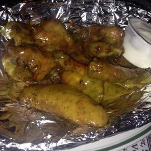 Wings con salsa honey mustard