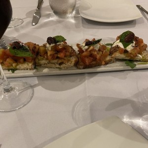 Antipasti - Bruschetta mediterranea