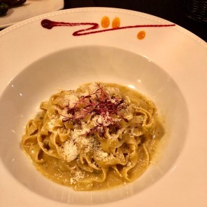 fettuccini al parmesano y trufas