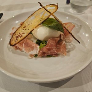 Antipasti - Burrata con prosciutto