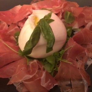 Anti Pasti - Burrata con Prosciutto