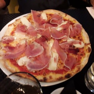 pizza de speck y brie