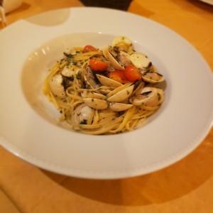 Primi Piatti - Linguine Alle Vongole