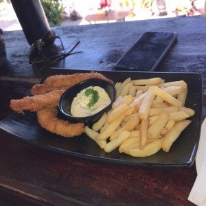 chicken fingers with fries