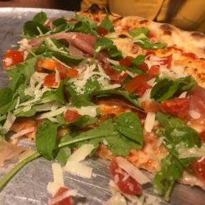 arugula, prosciutto y parmesano 