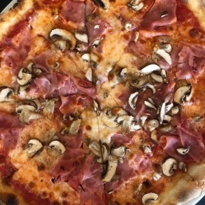 Pizza Tradicional - Prosciutto e Funghi