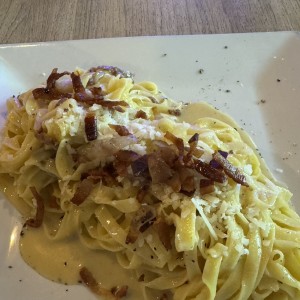 Fettuccine carbonara 