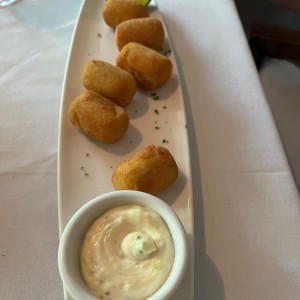 Croquetas de Bacalao o Croquetas de Jamon Serrano