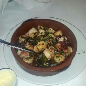 Pulpo al Ajillo