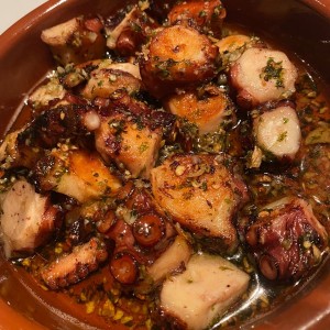 Pulpo al ajillo 