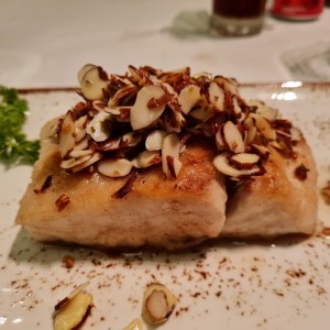 Corvina con Almendra y Ajo