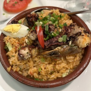 Platos Fuertes - Paella de Mariscos