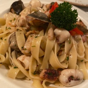 fetuccini fruti di mare 