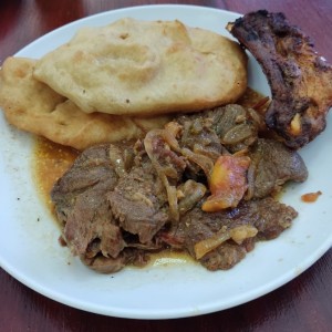 carne con cebolla