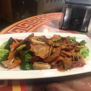 cerdo asado con brocoli 