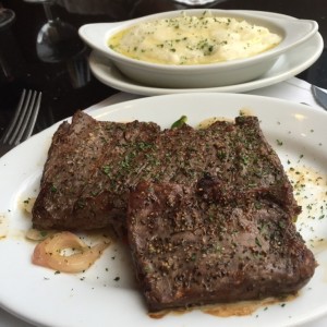 skirt steak y mashed potatos 