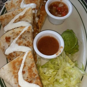 Quedadillas con pollo y aros de cebolla