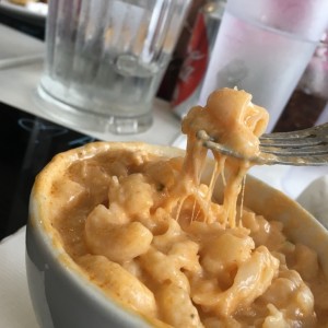 Buffalo chicken mac and cheese