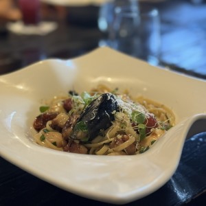 Linguini Aglio e Olio Frutto di Mare