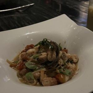 Linguini Aglio e Olio Frutto di Mare