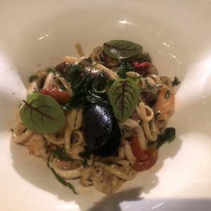 Linguini Aglio e Olio Frutto di Mare