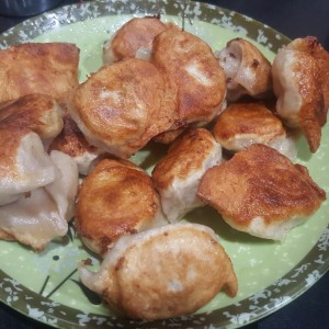 dumplings de pollo con kimchi