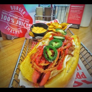 Hot Dog con platanitos - Smash Burguer (Plaza New York)