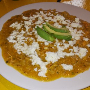 chilaquiles con pollo