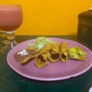 Tacos Fritos de Frijoles