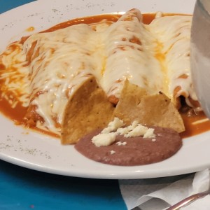 Enchiladas en Salsa Verde