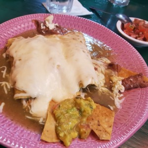 Enchilada en salsa verde.