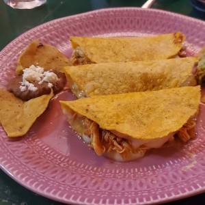 Quesadillas de Pollo con Tortilla de Maiz