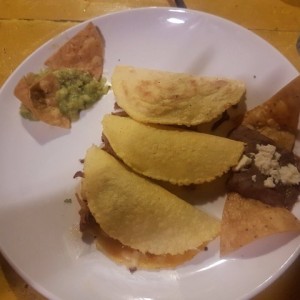 Quesadillas de carne (ropa vieja)