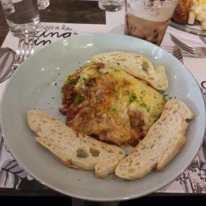 Lasagna de Carne con salsa Carbonara