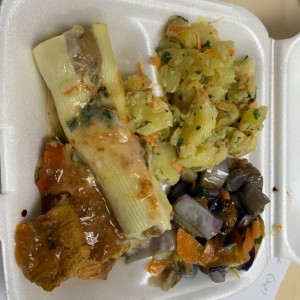 canelones, berengena, tofu, ensalada de papas