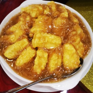 Tofu frito con salsa de conchuela seca???