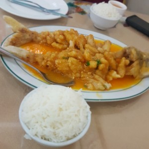 pescado racimo de uva salsa naranja