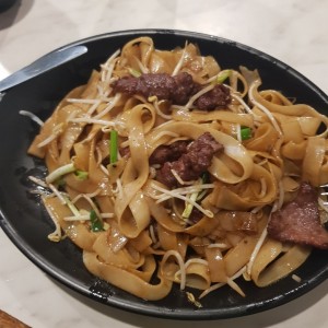 Fideos carne seco