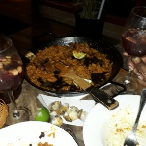 paella con sangria