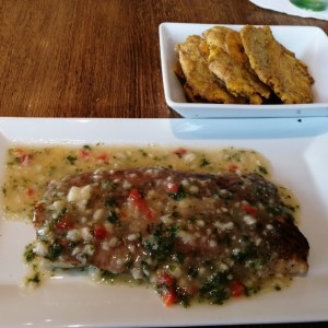 Filete de Corvina al Ajillo