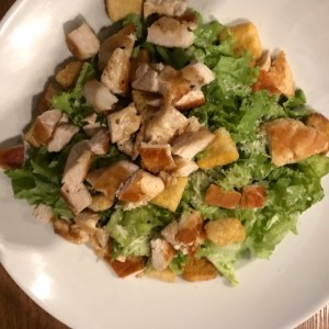 Ensalada Cesar con pollo