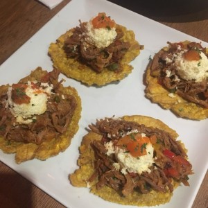 Patacones con ropa vieja