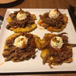 tostones con ropa vieja