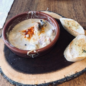 Chorizos Argentinos con Queso Fundido 