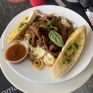 Especial del dia, pasta con carne en tiras